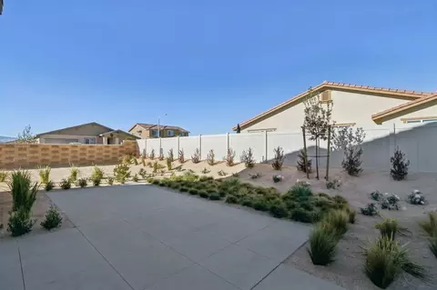 Exterior - 3659 E Avenue Q-14, Palmdale, CA 93550 photo 2 of 4