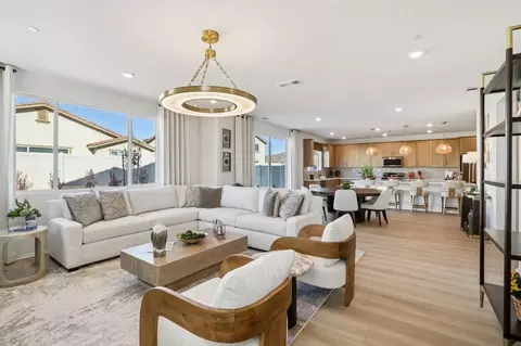 Living - 3659 E Avenue Q-14, Palmdale, CA 93550 photo 1 of 3