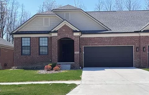 55789 Oak Pointe Dr, Shelby Township, MI 48315