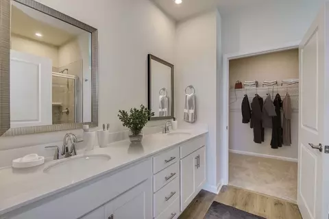 Bath - 121 River Knoll Dr, Easley, SC 29640 photo 1 of 2
