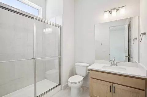 Bath - 17317 Graces Path, Pflugerville, TX 78660 photo 3 of 3