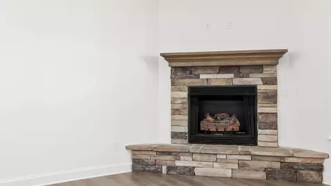Living - 617 River Trace Loop, Simpsonville, SC 29680 photo 2 of 4