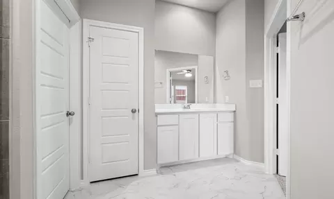 Entry Way - 701 Stone Eagle Dr, Azle, TX 76020 photo 4 of 9