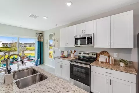 Kitchen - 13610 Cornerstone Way, Parrish, FL 34219 photo 1 of 12