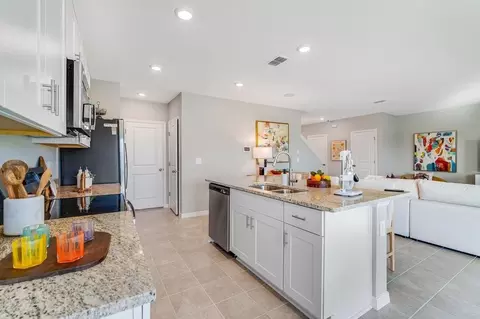 Kitchen - 13610 Cornerstone Way, Parrish, FL 34219 photo 3 of 12