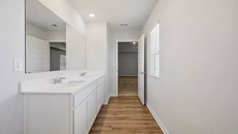 Entry Way - 406 Teamon Pointe Dr, Griffin, GA 30223 photo 4 of 5