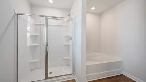 Bath - 406 Teamon Pointe Dr, Griffin, GA 30223 photo 2 of 4