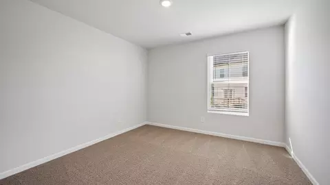 Bedroom - 406 Teamon Pointe Dr, Griffin, GA 30223 photo 2 of 9