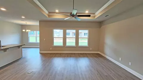 Living - 453 Piney Dr, Pearl, MS 39208 photo 2 of 6