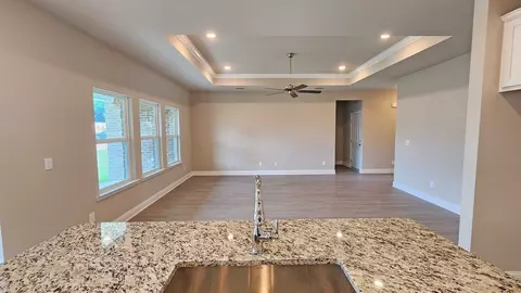 Living - 453 Piney Dr, Pearl, MS 39208 photo 3 of 6