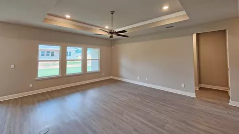 Living - 453 Piney Dr, Pearl, MS 39208 photo 4 of 6