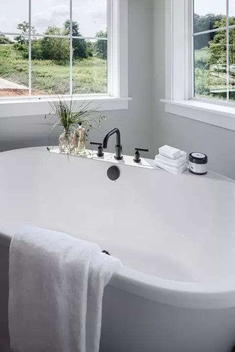 Bath - 489 Darrow Rd, York, PA 17404 photo 9 of 25