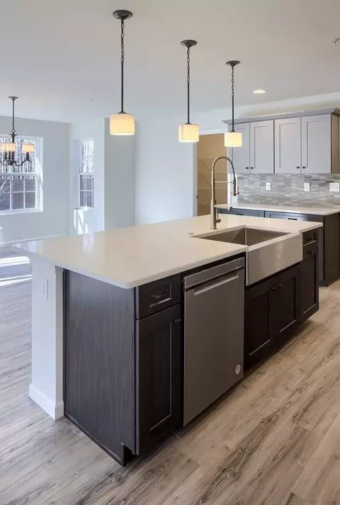 Kitchen - 489 Darrow Rd, York, PA 17404 photo 37 of 74