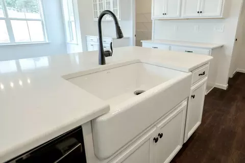 Kitchen - 489 Darrow Rd, York, PA 17404 photo 59 of 74