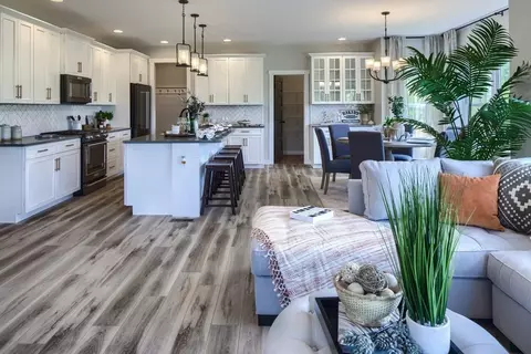 Kitchen - 489 Darrow Rd, York, PA 17404 photo 6 of 74