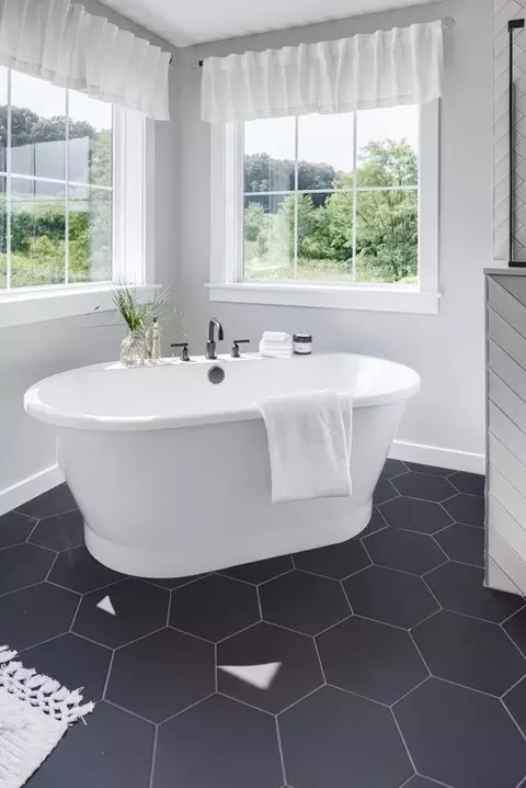Bath - 489 Darrow Rd, York, PA 17404 photo 8 of 25
