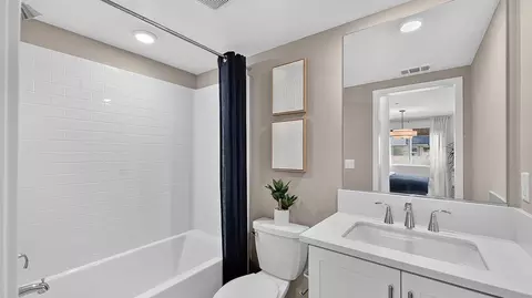 Bath - 500 Park Drive Unit #114, Carson, CA 90745 photo 2 of 4