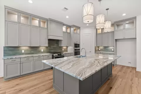 Kitchen - 545 Sperling Fls, Cibolo, TX 78108 photo 2 of 4