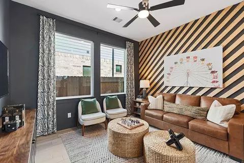 Living - 545 Sperling Fls, Cibolo, TX 78108 photo 3 of 5