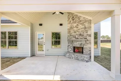 Exterior - 102 Beaver Creek Way, Lagrange, GA 30241 photo 6 of 15