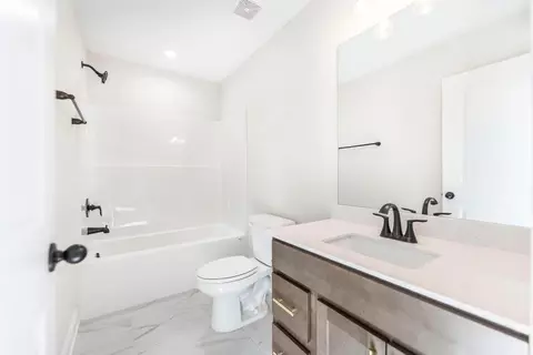 Bath - 102 Beaver Creek Way, Lagrange, GA 30241 photo 4 of 4