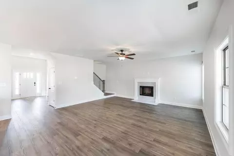Living - 102 Beaver Creek Way, Lagrange, GA 30241 photo 2 of 3