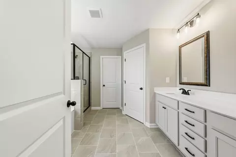 Entry Way - 101 Beaver Crk, Lagrange, GA 30241 photo 3 of 3