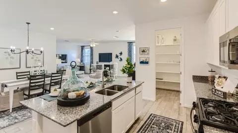 Kitchen - 8870 E Moontear Way, Vail, AZ 85641 photo 4 of 10