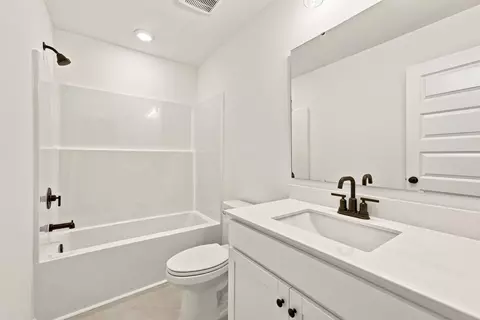 Bath - 159 Buckingham Dr, Conway, SC 29526 photo 2 of 3