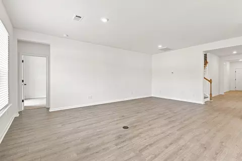 Living - 159 Buckingham Dr, Conway, SC 29526 photo 2 of 3