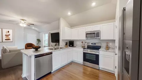 Kitchen - 5422 Nicole Dr, Tuttle, OK 73089 photo 3 of 6