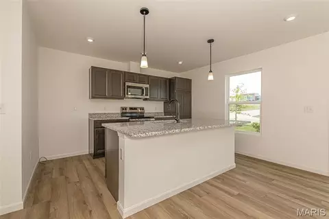 Kitchen - 92 Mora Blvd, O'fallon, MO 63368 photo 2 of 7