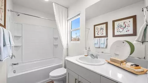 Bath - 886 Pico Pl, Chico, CA 95973 photo 6 of 6
