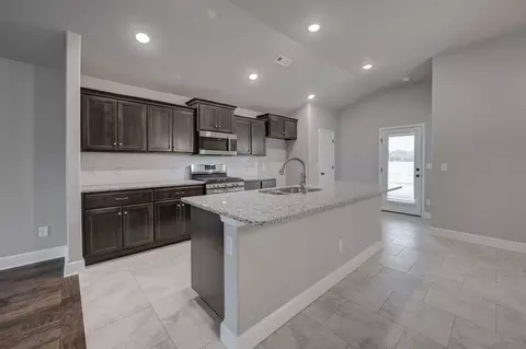 Kitchen - 101 W Seminole St, Strafford, MO 65757 photo 4 of 11