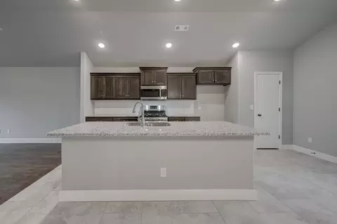 Kitchen - 101 W Seminole St, Strafford, MO 65757 photo 2 of 11