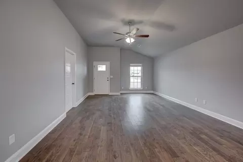 Living - 101 W Seminole St, Strafford, MO 65757 photo 2 of 5