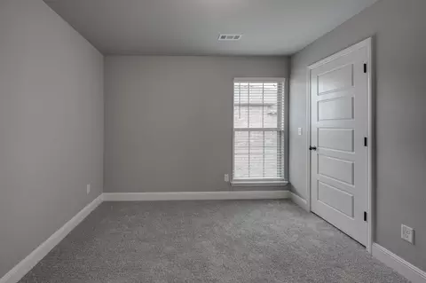 Bedroom - 101 W Seminole St, Strafford, MO 65757 photo 5 of 8