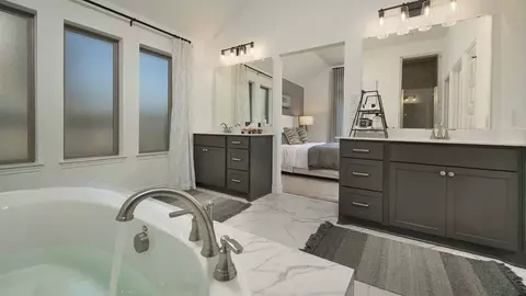 Bath - 2209 Pinner Ct, Celina, TX 75009 photo 2 of 10
