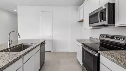 Kitchen - 1772 Satilla Ave, Saint Cloud, FL 34771 photo 4 of 6
