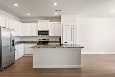 Kitchen - 1012 Mossy Oak Dr, Moore, SC 29369 photo 1 of 4