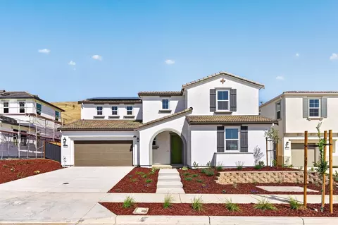 8009 Lamplight Dr, Tracy, CA 95377
