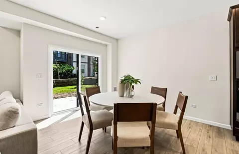 Dining - 2900 Preserve Cir, Aurora, IL 60502 photo 2 of 3