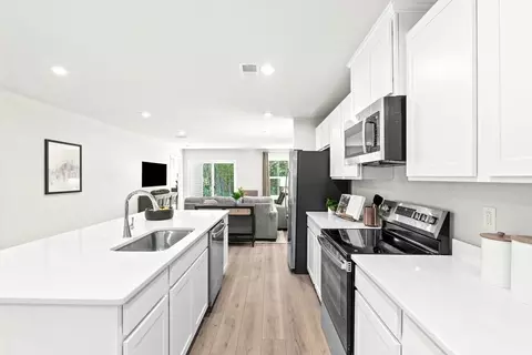 Kitchen - 4015 Dragonfly Rd, Bailey, NC 27807 photo 3 of 4