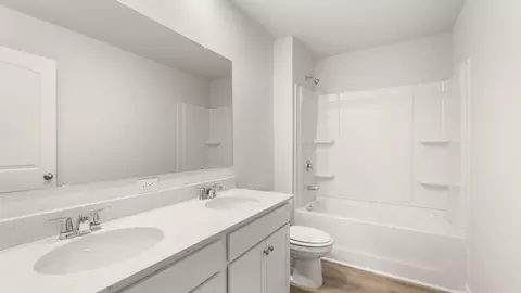 Bath - 23 Hampton Ter, Dallas, GA 30157 photo 4 of 6
