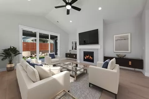 Living - 1318 E Luna St, Newberg, OR 97132 photo 1 of 1