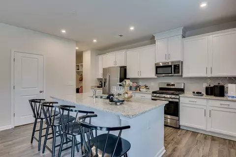 Kitchen - 709 Feldspar Ct, Chapin, SC 29036 photo 4 of 6