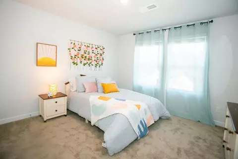 Bedroom - 121 Shenandoah Ln, Lagrange, GA 30241 photo 4 of 20