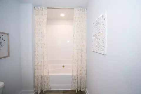 Bath - 121 Shenandoah Ln, Lagrange, GA 30241 photo 7 of 12