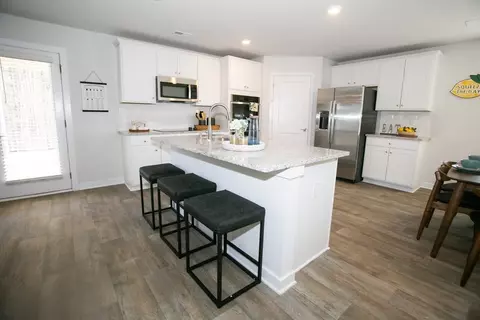 Kitchen - 121 Shenandoah Ln, Lagrange, GA 30241 photo 2 of 9