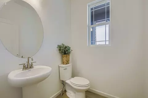 Bath - 598 Noola St, Windsor, CO 80550 photo 1 of 10